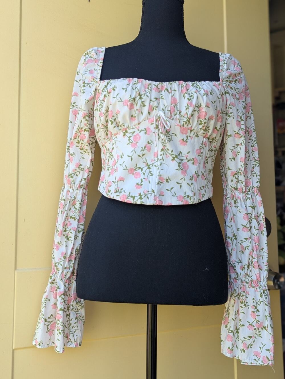 Bershka Floral Corset Crop Top Women’s Pink Rose Puff Sleeve Cottagecore Blouse